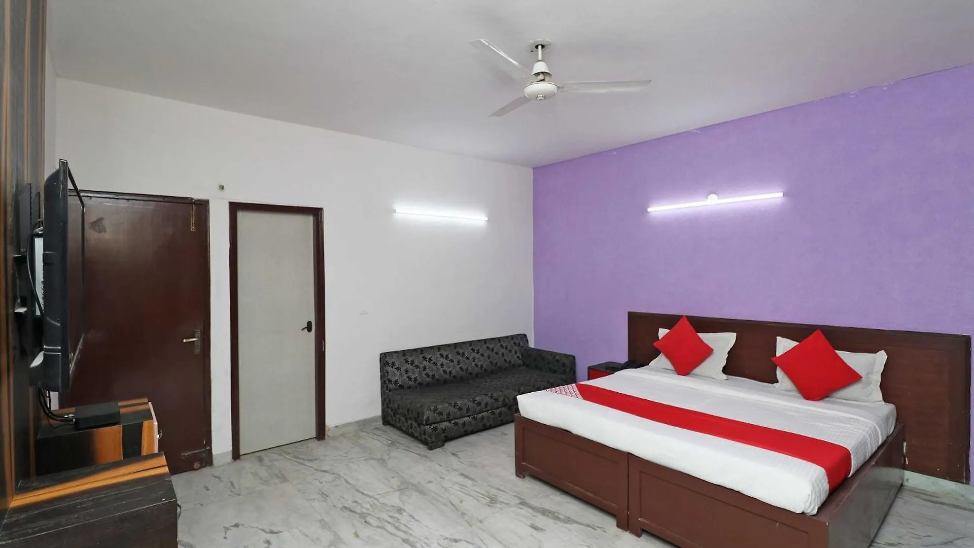 Fa Homes Stay Gurgaon Hotel